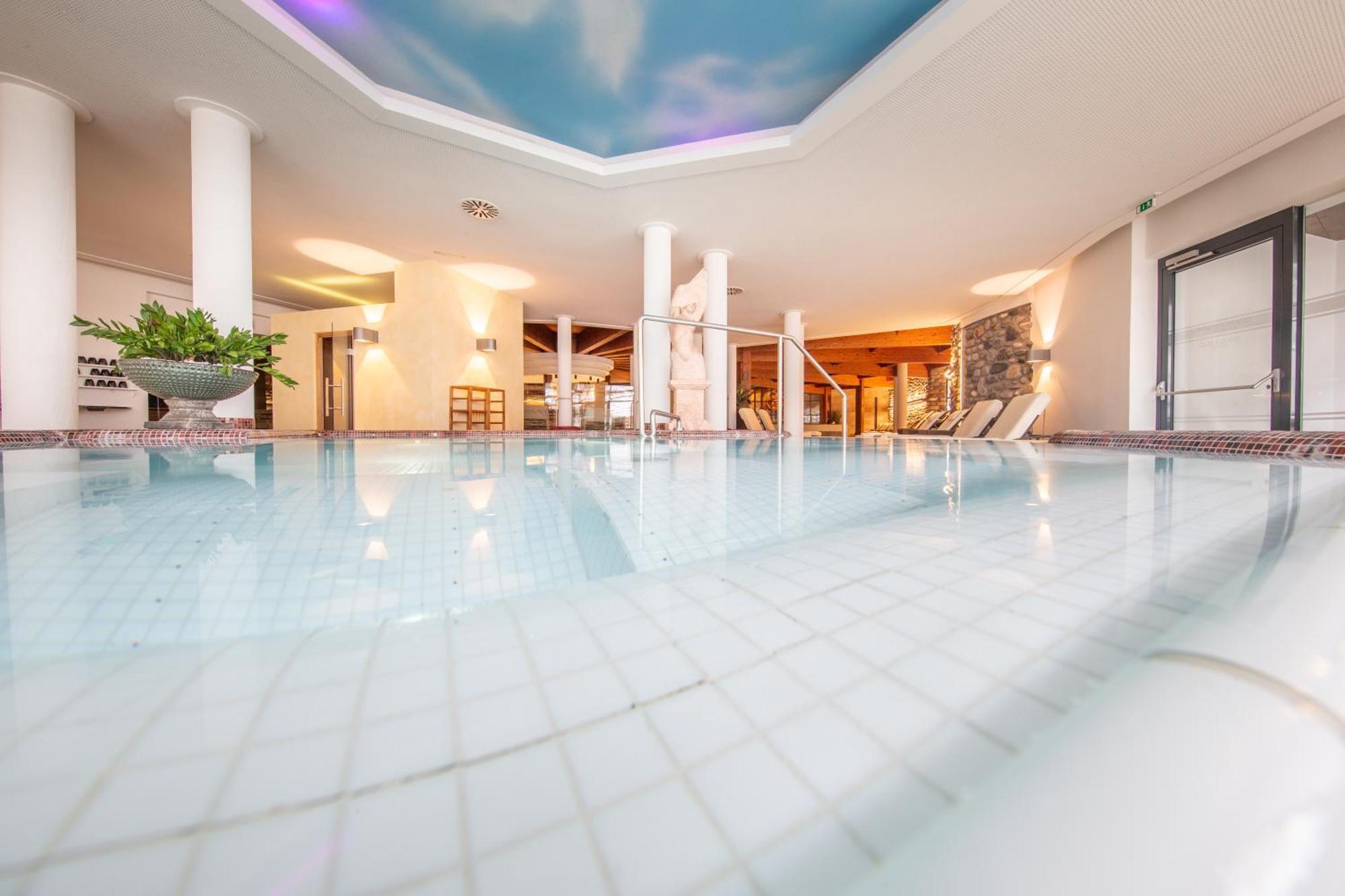 אוברגורגל Hotel Alpina Deluxe מראה חיצוני תמונה