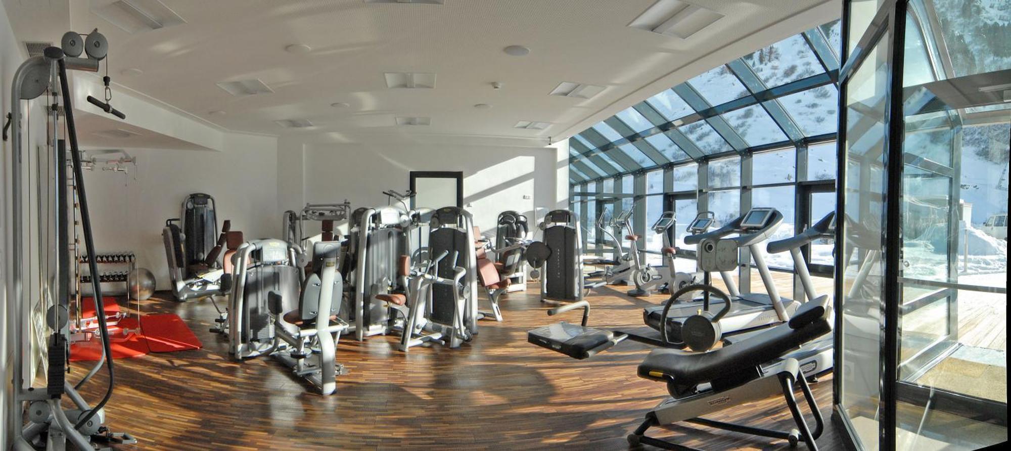 אוברגורגל Hotel Alpina Deluxe מראה חיצוני תמונה