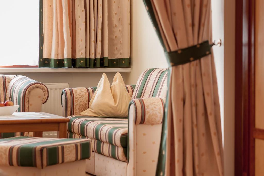 אוברגורגל Hotel Alpina Deluxe חדר תמונה