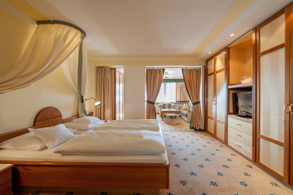 אוברגורגל Hotel Alpina Deluxe חדר תמונה