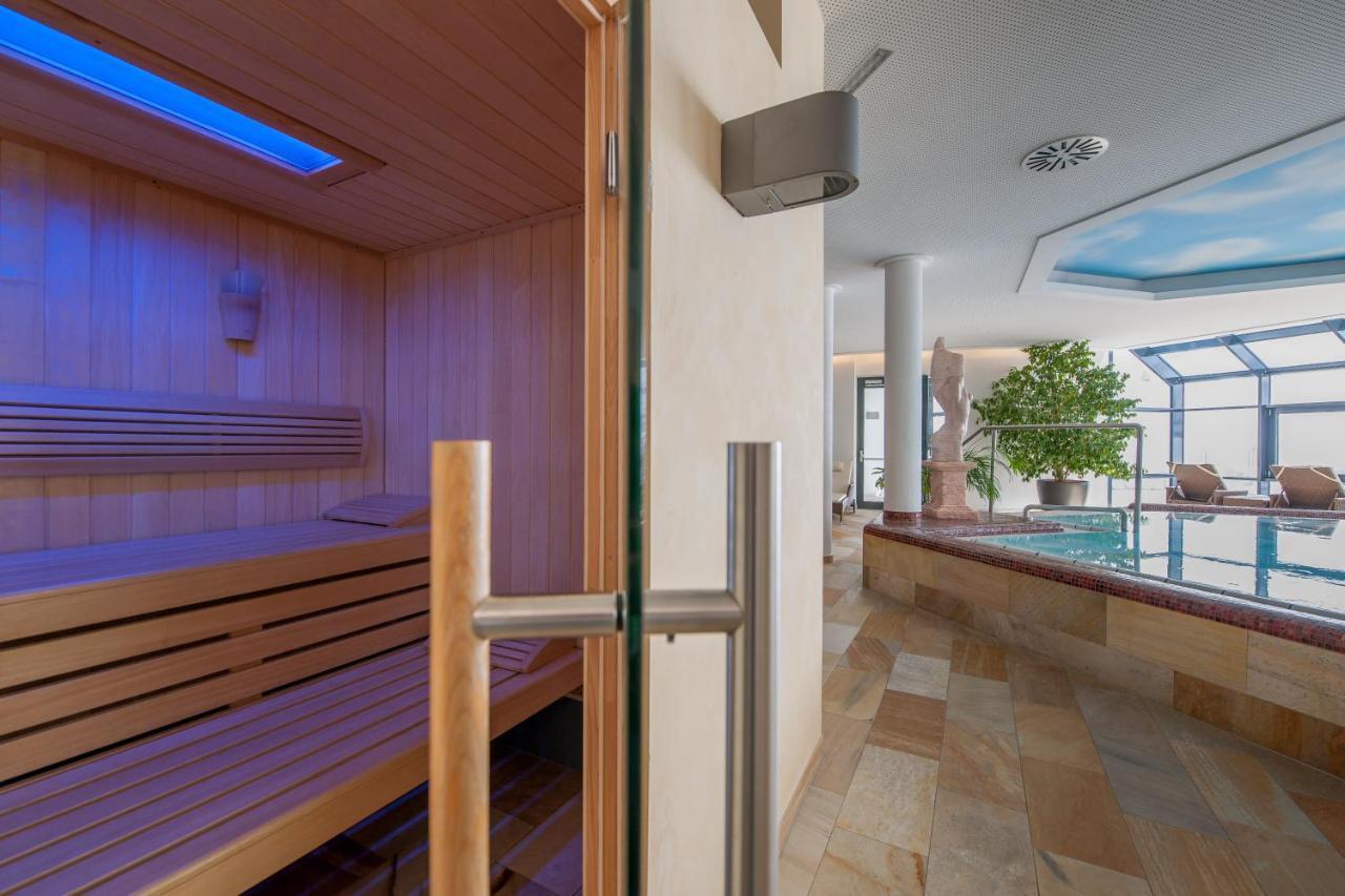אוברגורגל Hotel Alpina Deluxe מראה חיצוני תמונה
