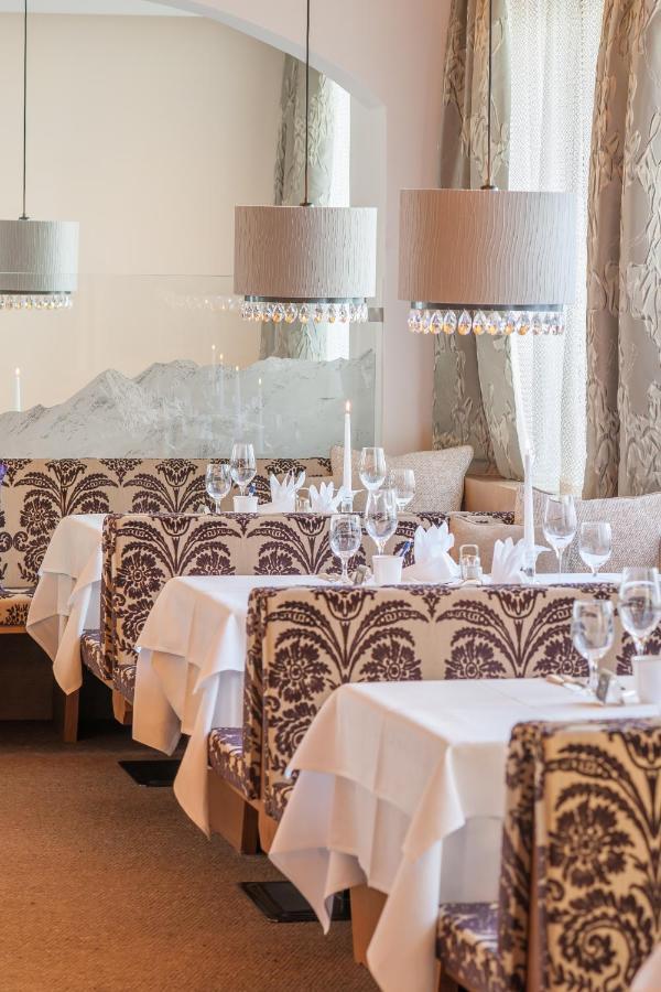 אוברגורגל Hotel Alpina Deluxe מראה חיצוני תמונה