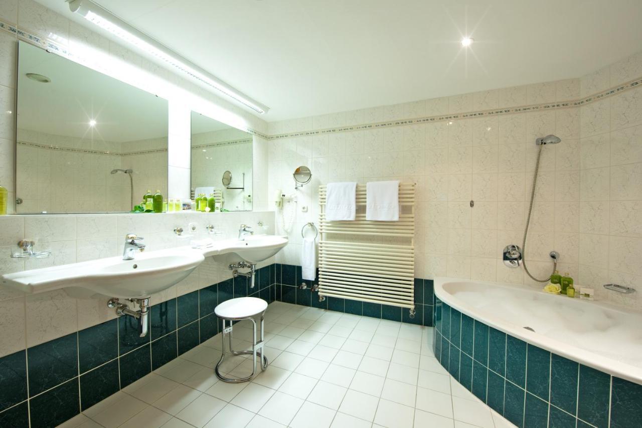 אוברגורגל Hotel Alpina Deluxe חדר תמונה